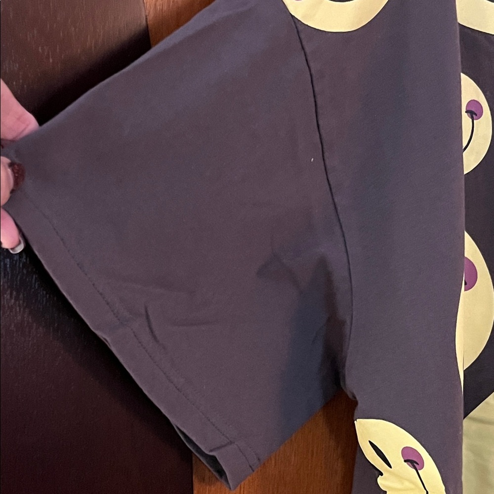 Easel Dusty Purple Smiley Face Short Sleeve Tee w/Crew Neck & Side Slits - Picture 4 of 8